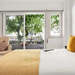 Bright Apartment In Central Lisbon - 3 Bedrooms