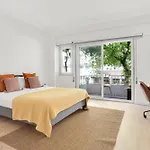 Bright Apartment In Central Lisbon - 3 Bedrooms
